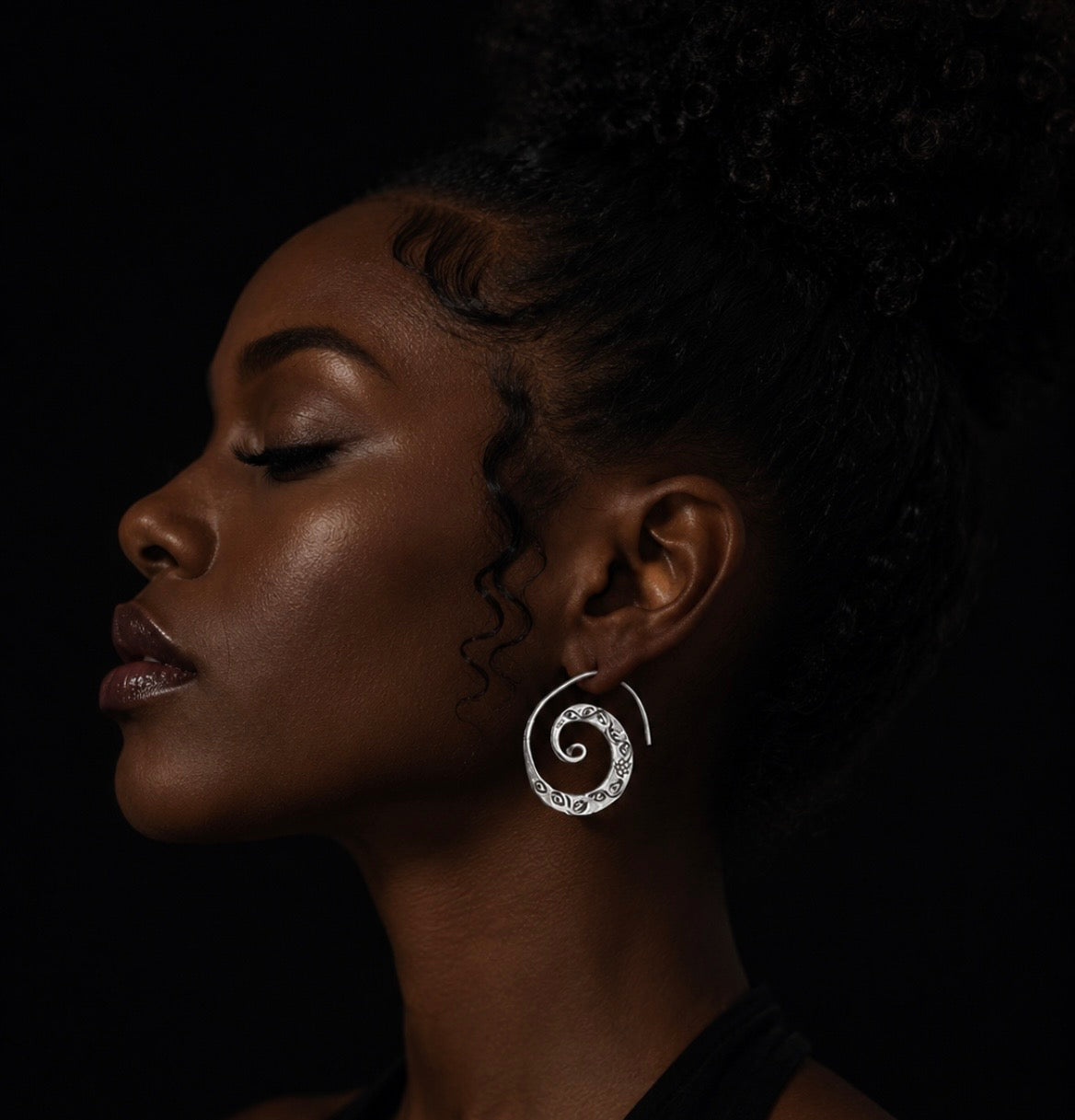 Boucles d'oreilles Kôrô gravé — Argent Massif 999