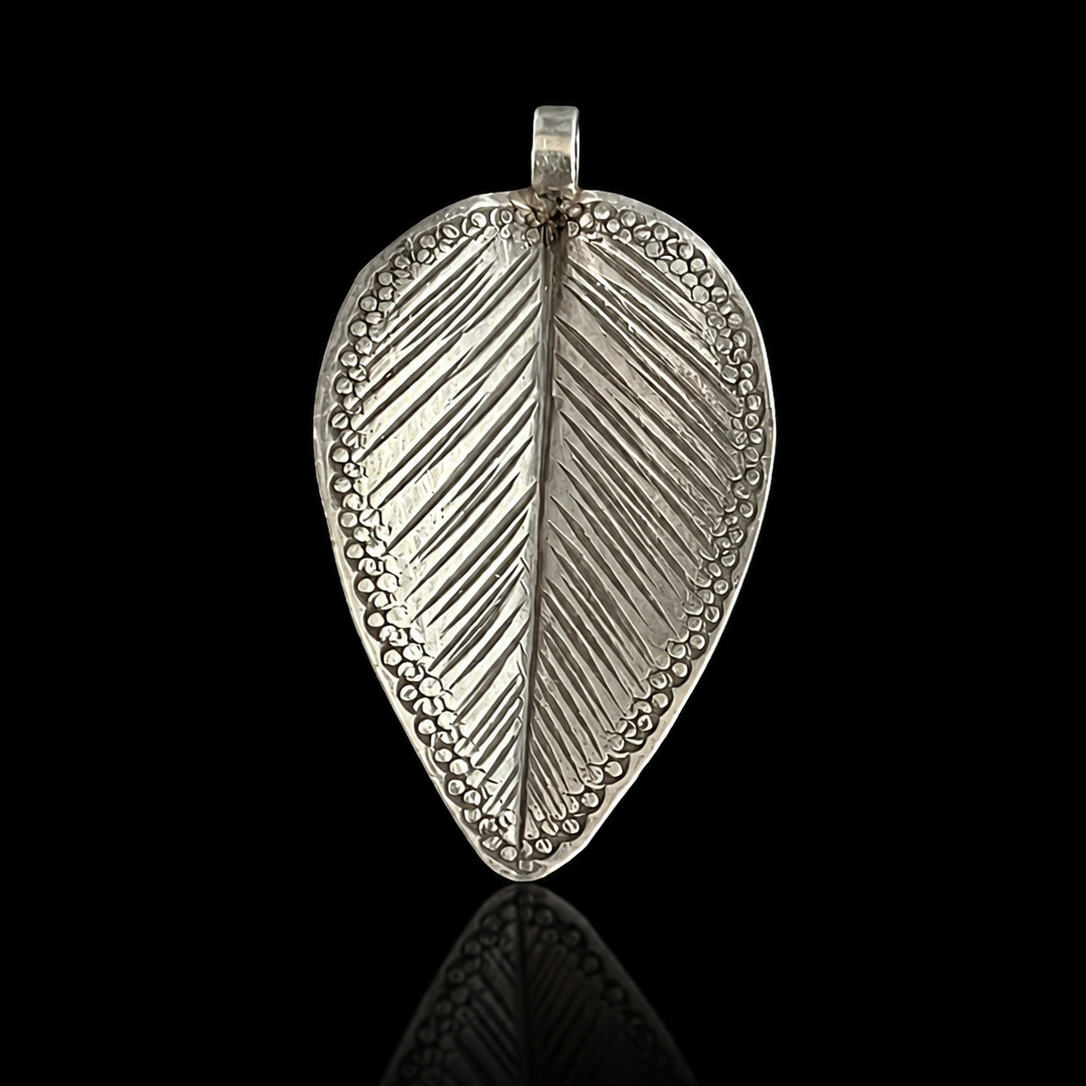 Pendentif Feuille Tribale — Argent Massif 999