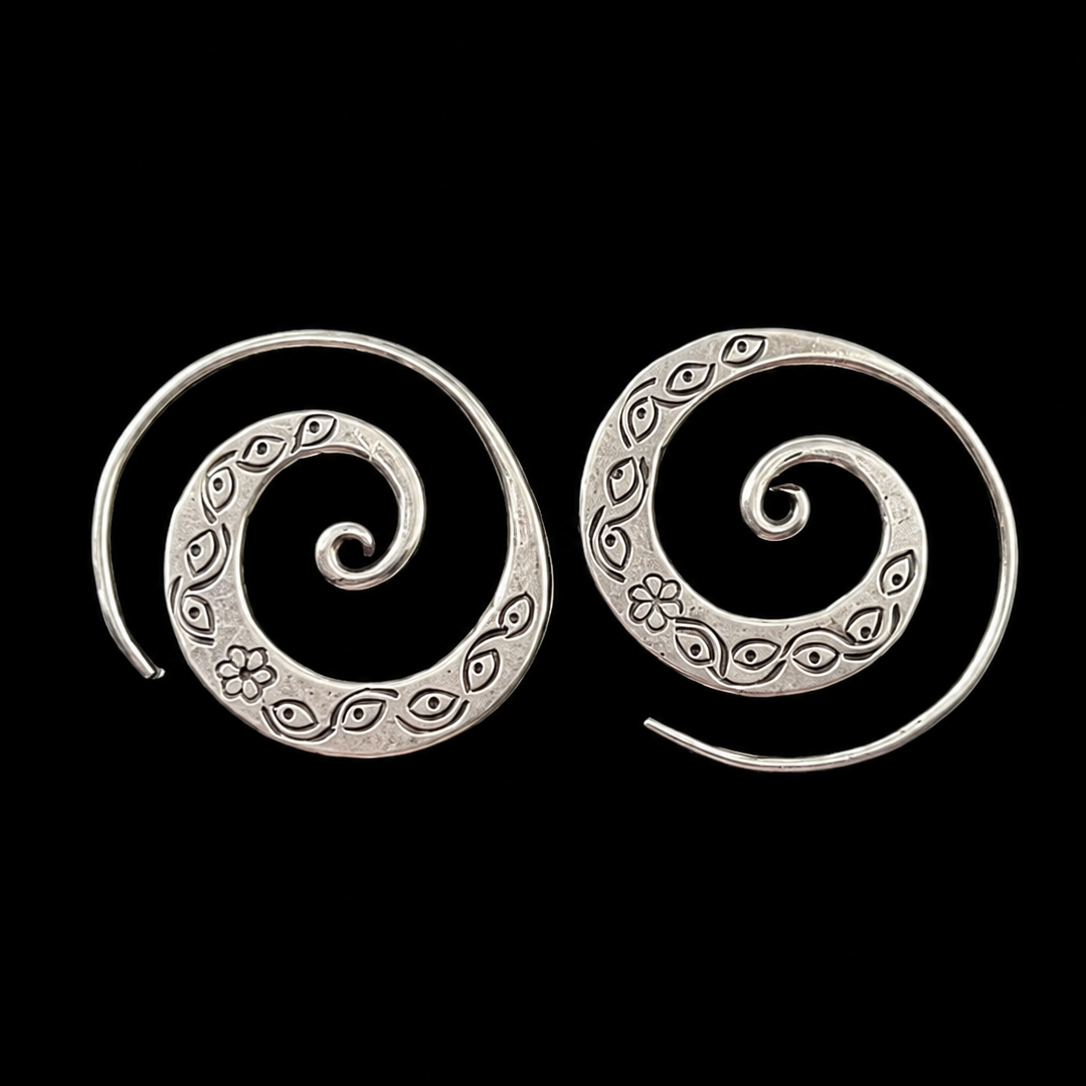 Boucles d'oreilles Kôrô gravé — Argent Massif 999