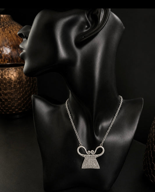 Collier Le gardien des traditions