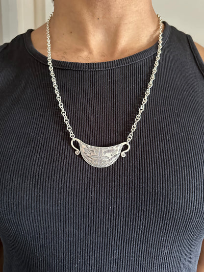 Collier Flora tribal gravé— Argent Massif Ciselé
